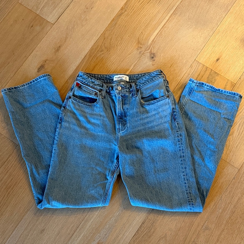 Abercrombie Curve Love High Rise 90’s Relaxed Jean with red embroidered hearts